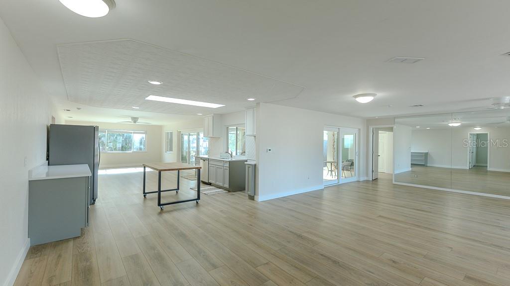 CAPRI ISLE - Residential