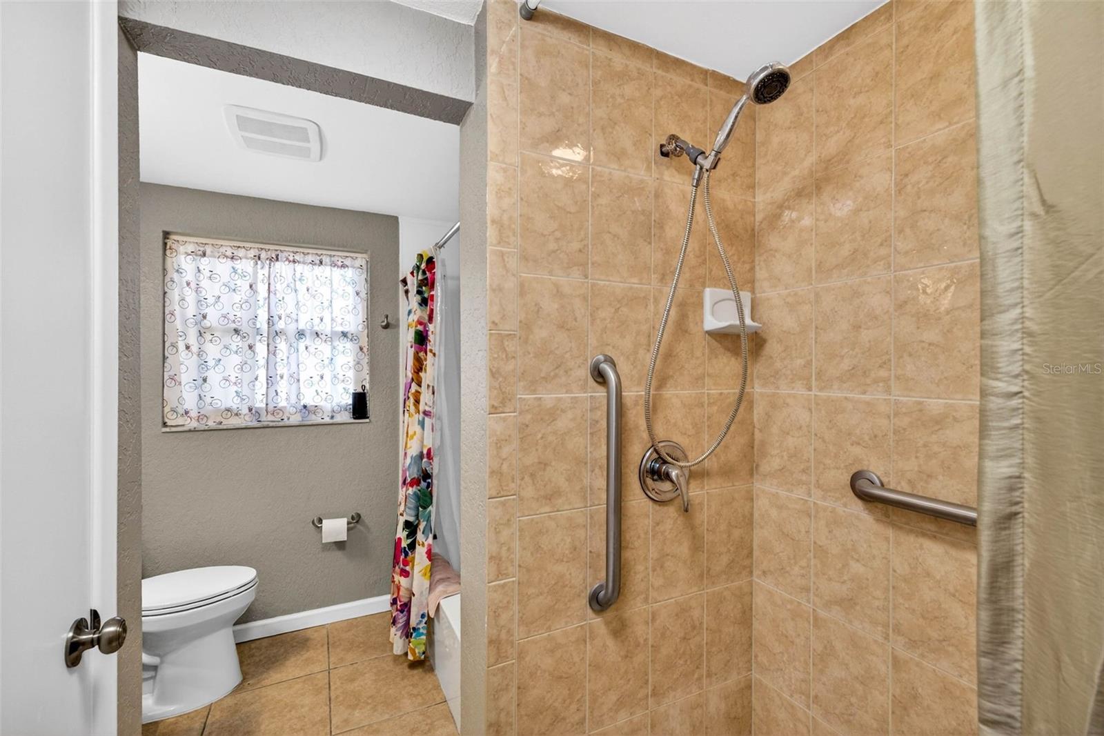 TRENTWOOD MANOR - Residential