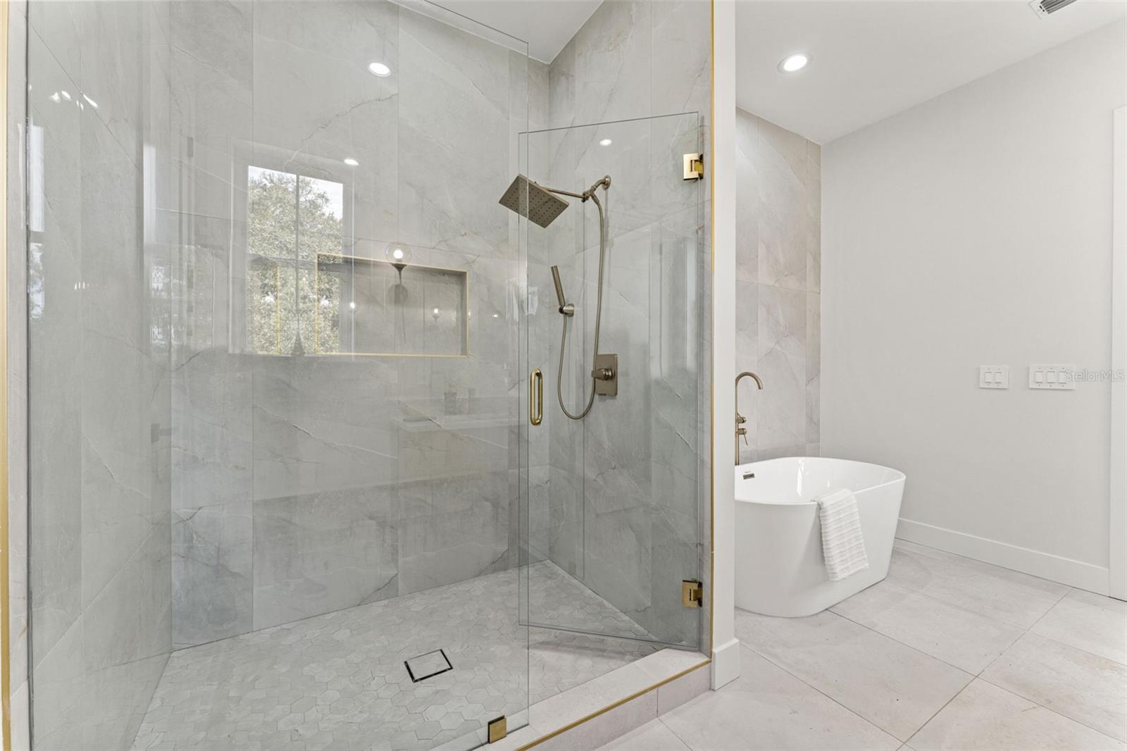 ALSTON HEIGHTS - Residential