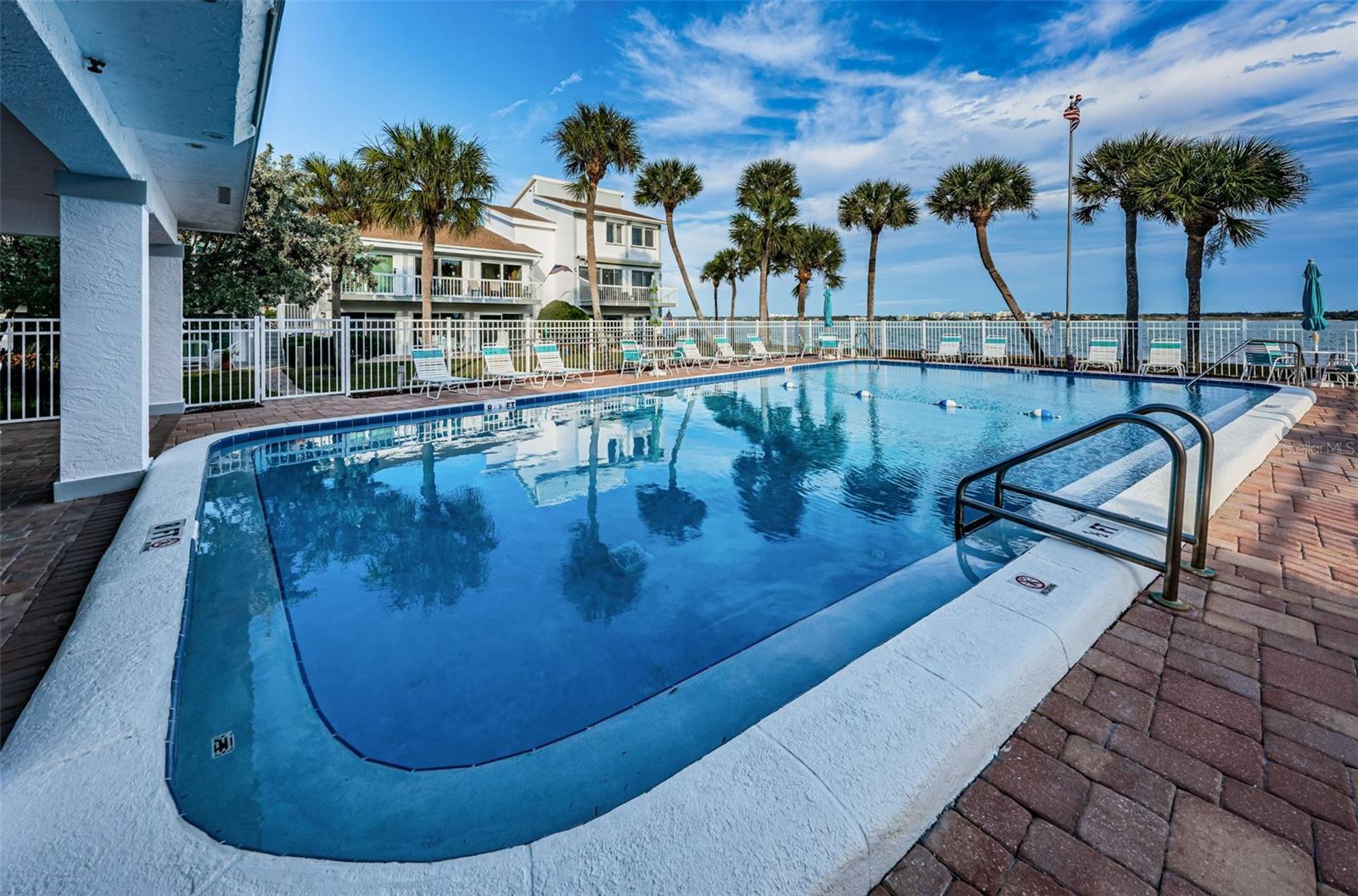 SAND KEY CONDO-BAYSIDE GARDENS II - Residential