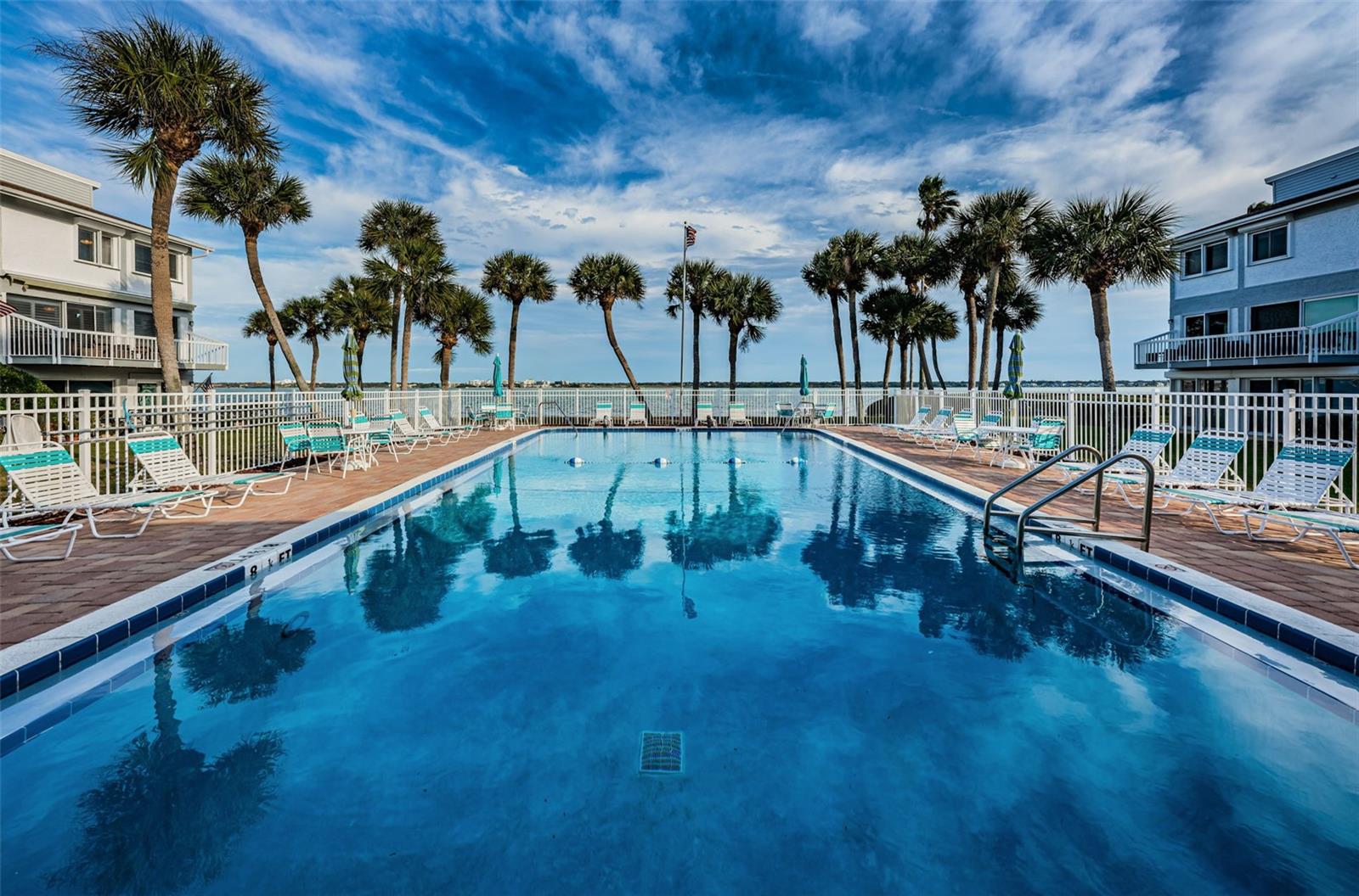 SAND KEY CONDO-BAYSIDE GARDENS II - Residential