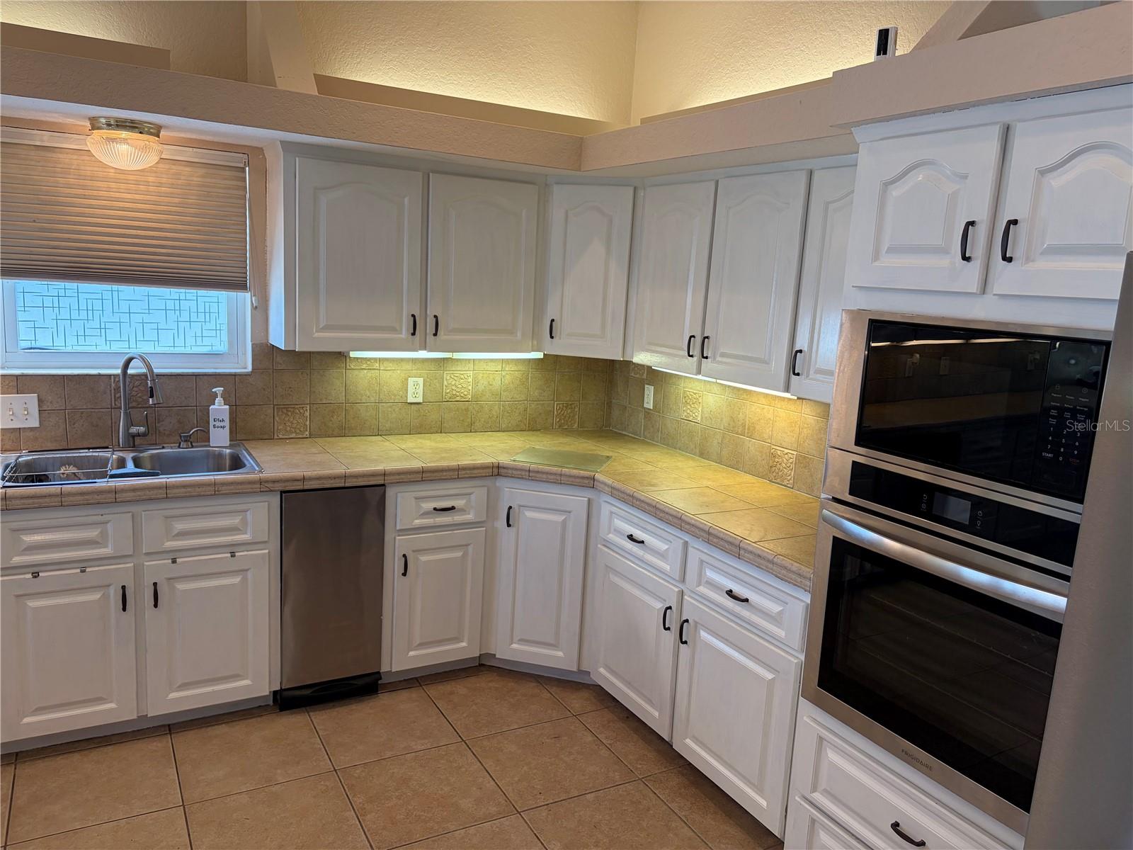 HUDSON BEACH ESTATES - Residential