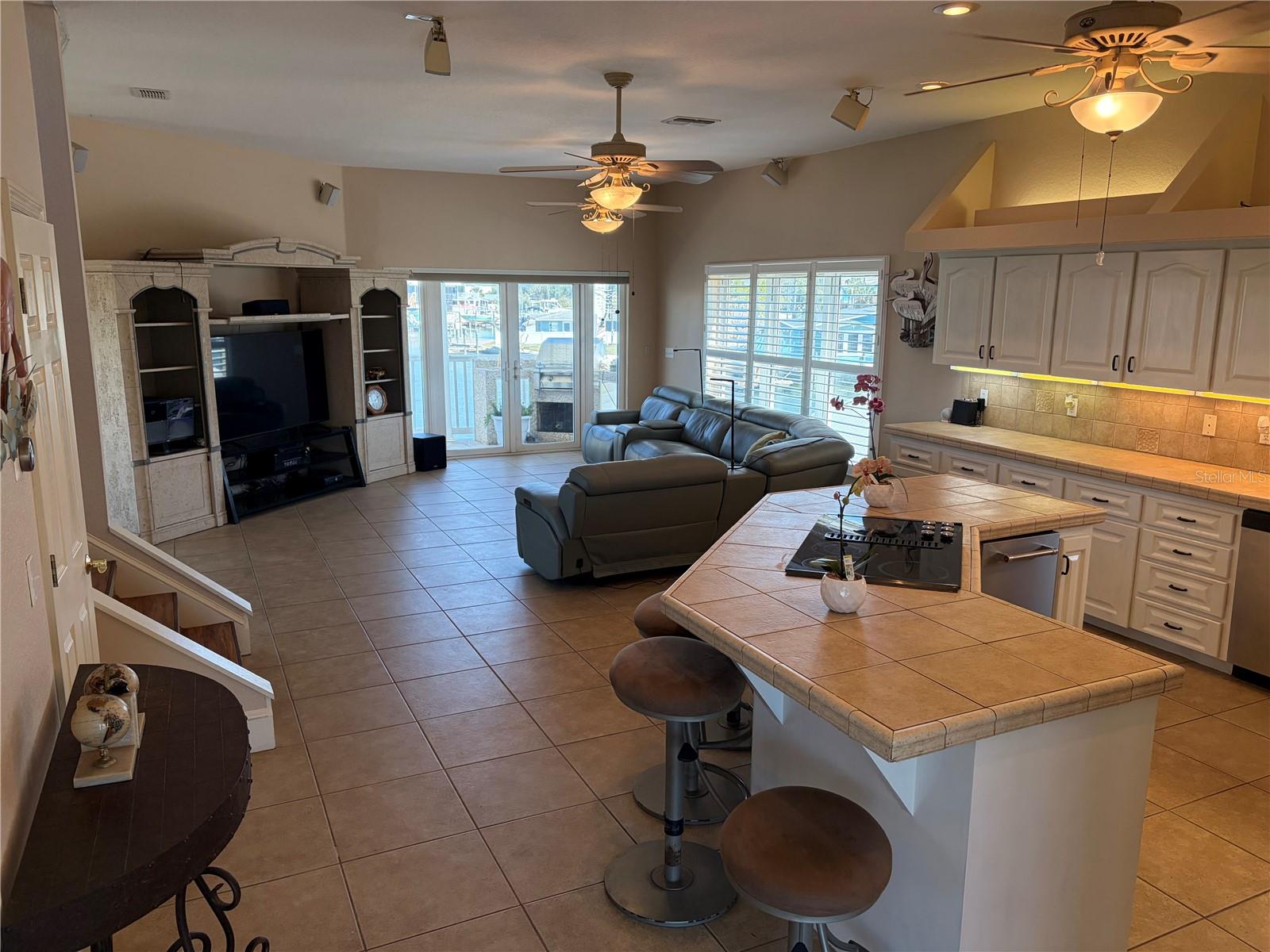 HUDSON BEACH ESTATES - Residential