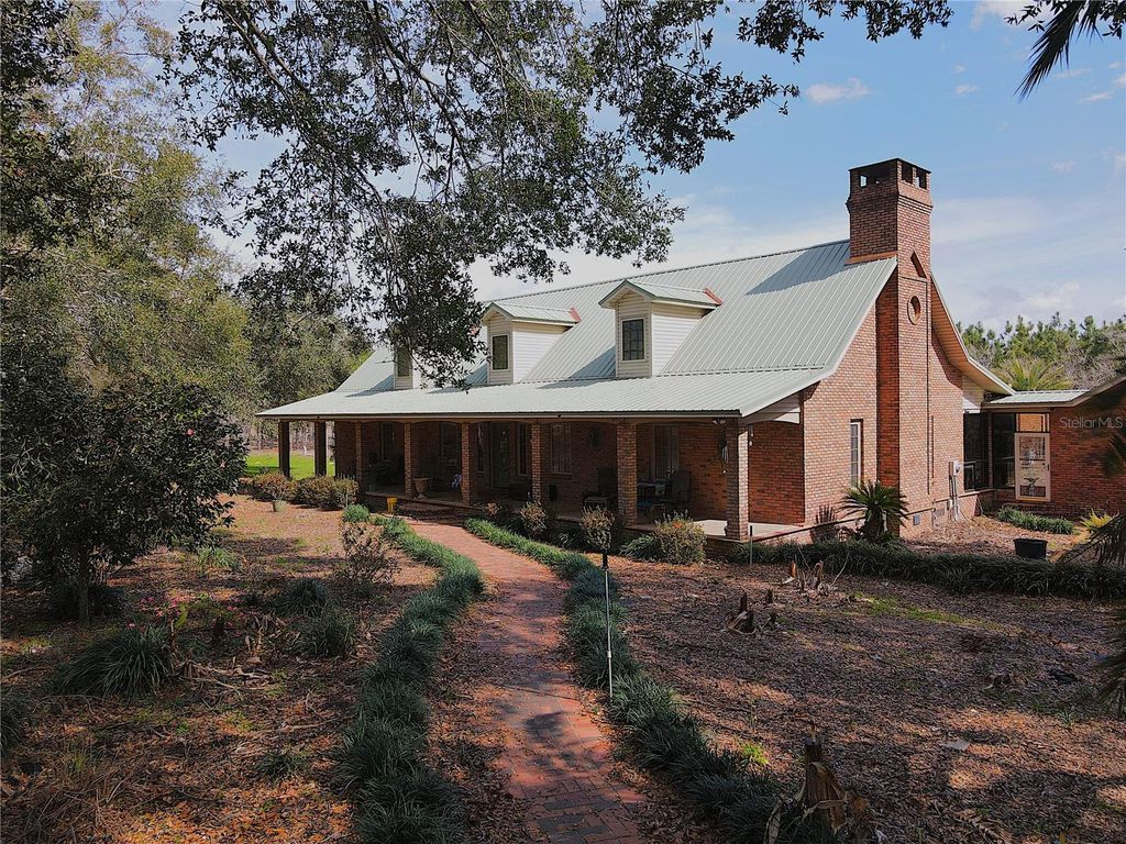 Photo of 272 NE County Road 337, Trenton, FL 32693 (MLS # GC536687)