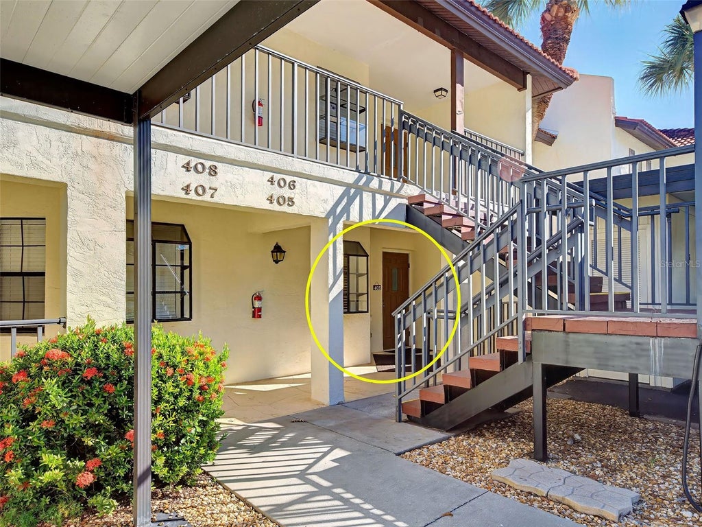 Photo of 405 Pine Hollow Circle #405, Englewood, FL 34223 (MLS # D6149379)