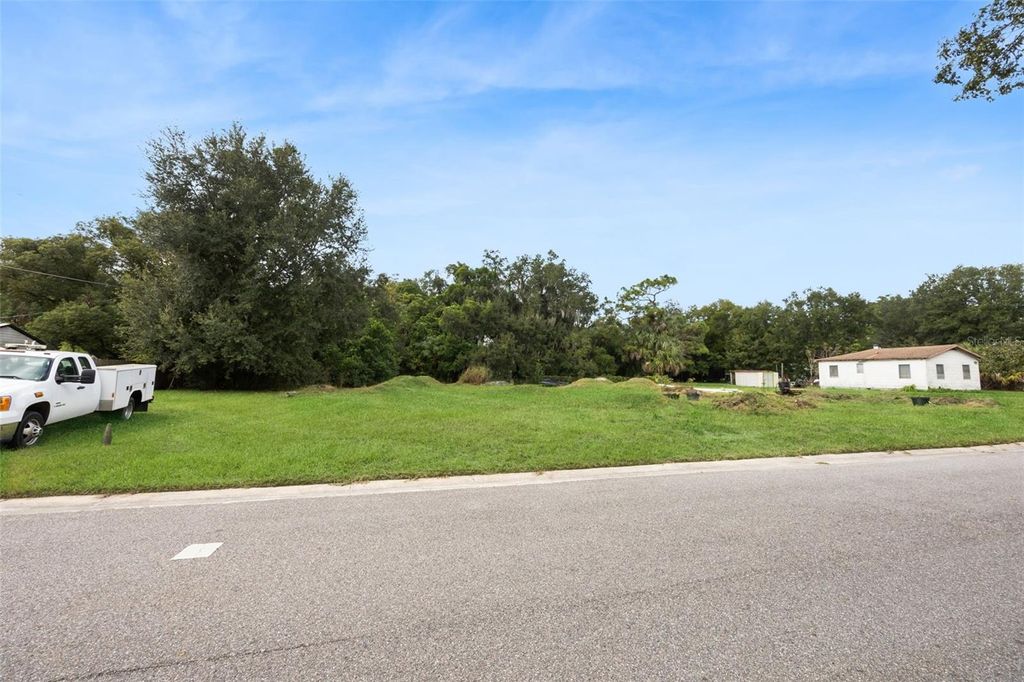 Photo of 2830 S Park Avenue, Sanford, FL 32773 (MLS # O6355390)