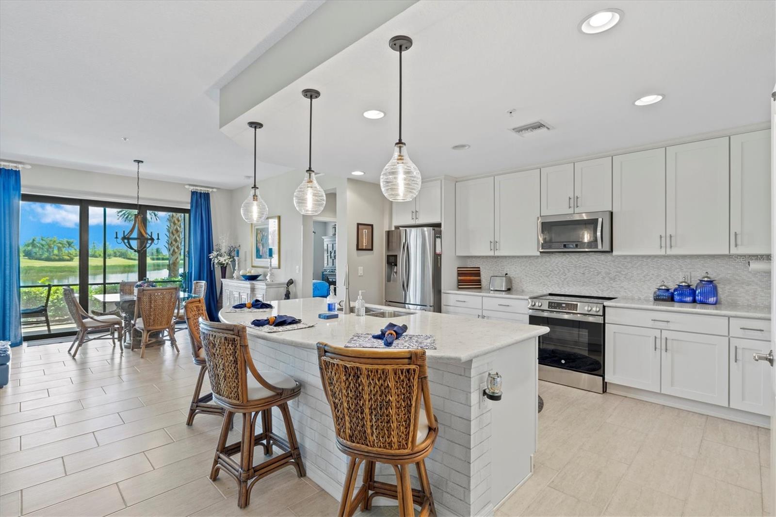 SARASOTA NATIONAL - Residential