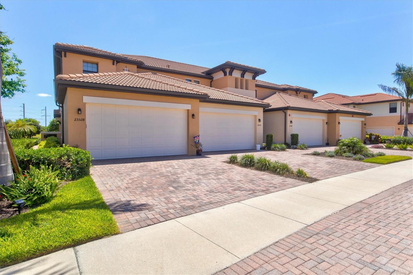 SARASOTA NATIONAL - Residential