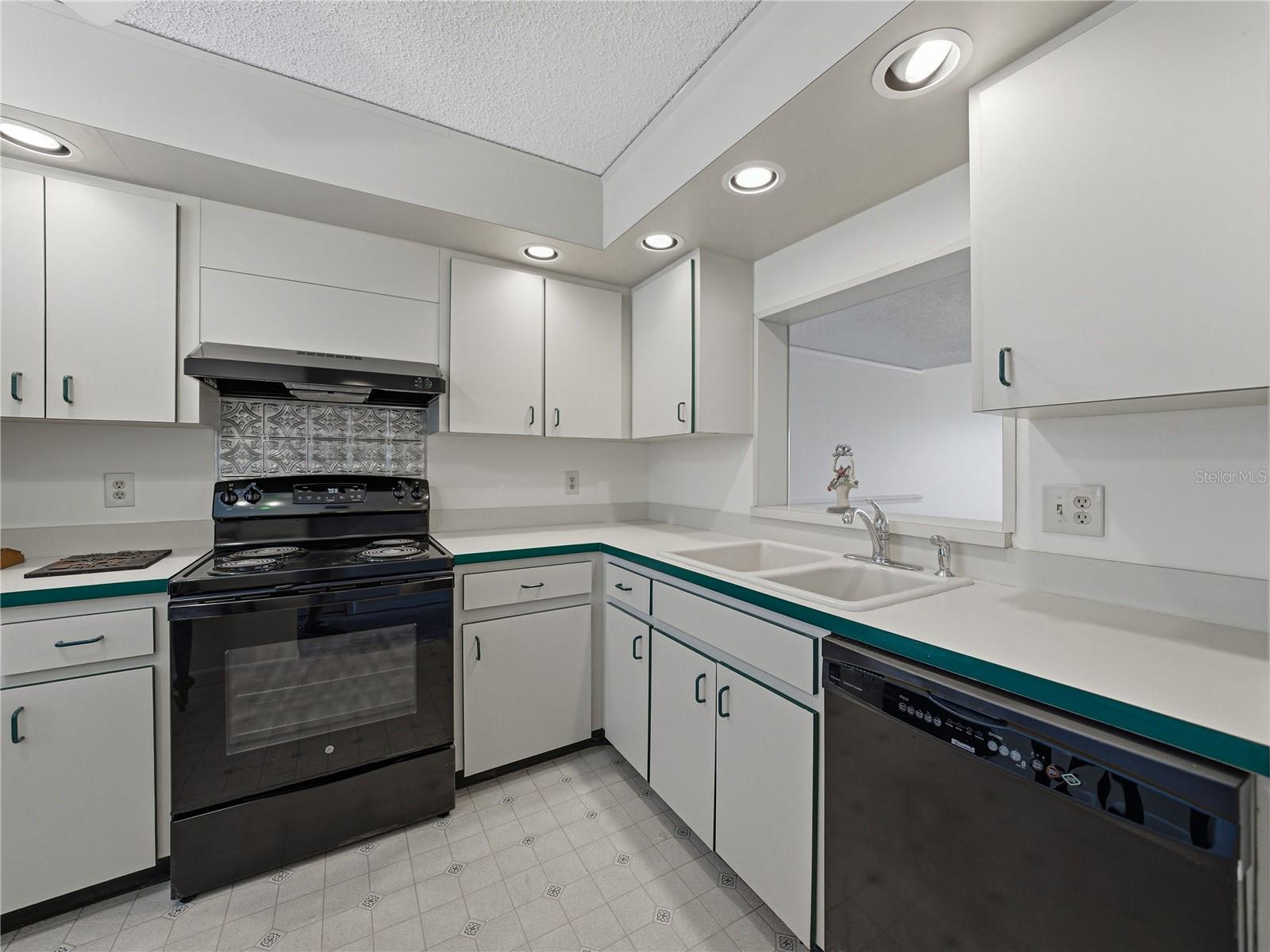 BAY ISLAND GROUP 14 - Residential