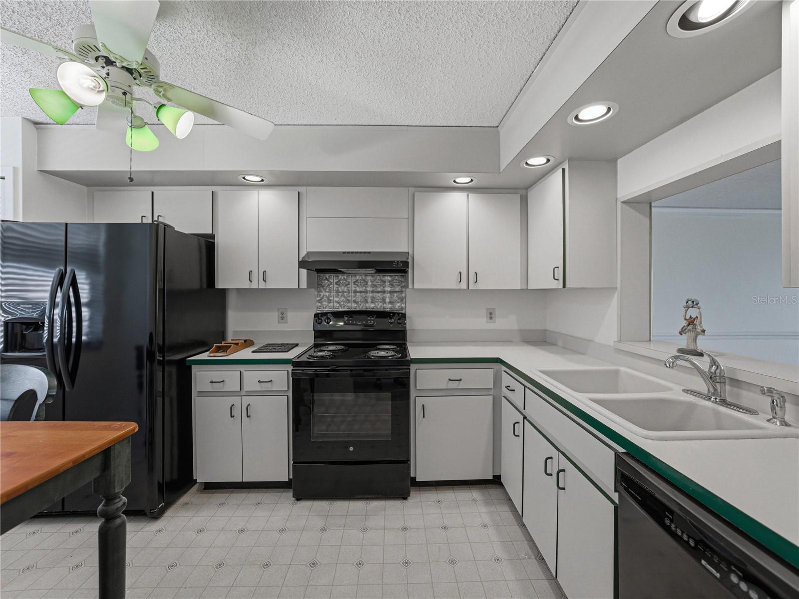 BAY ISLAND GROUP 14 - Residential