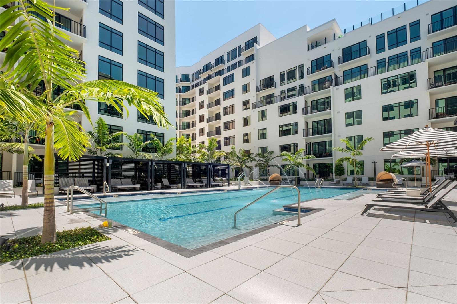 Penthouse Unit! Currently offering 2 months free on a 13+ month lease term and 3 months free on a 22+ months lease term. Prices, promotions, and availability
are subject to change. Multiple floor plans available. Days on market is not specific to this current plan listed. We warmly invite you to bring your client to Aster and Links, where our professional leasing team will showcase the
unparalleled luxury of our community. From our stunning penthouses with rooftop terraces that boast unmatched views of the Sarasota skyline,
to the meticulously designed interiors, every detail is crafted to impress. As you explore, our team will also share the charm of the vibrant
downtown Sarasota neighborhood. Enjoy complimentary refreshments and a seamless, personalized experience that is sure to leave a lasting
impression. We look forward to hosting you!