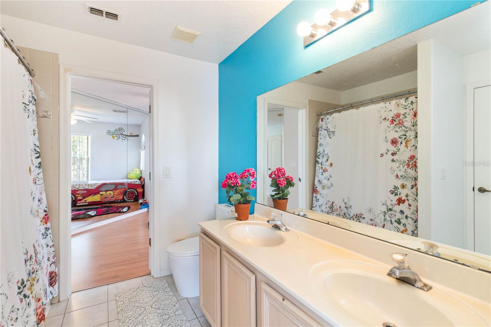 WATERFORD CHASE VILLAGE TR F - Residential Lease