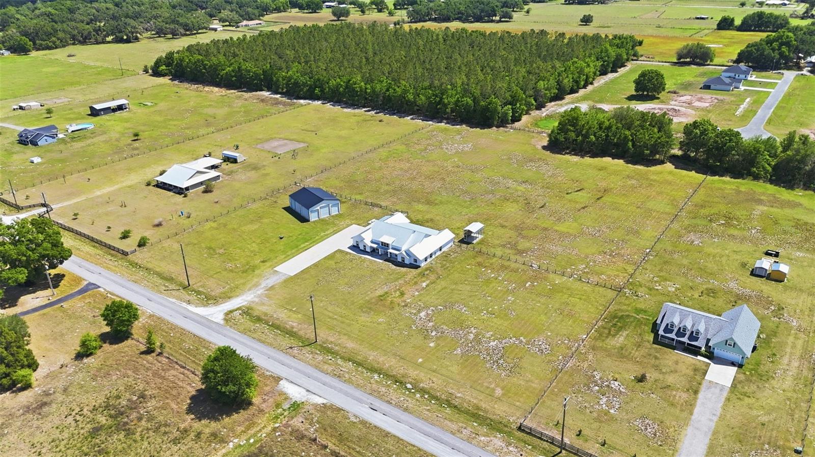 TWIN T OAKS - Residential