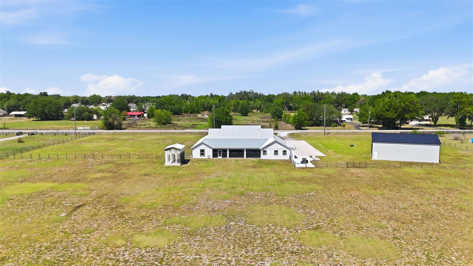 TWIN T OAKS - Residential