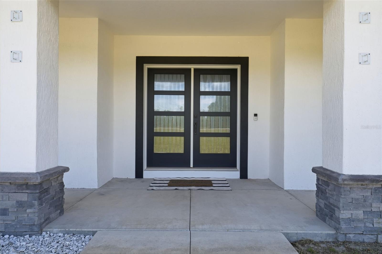 TWIN T OAKS - Residential