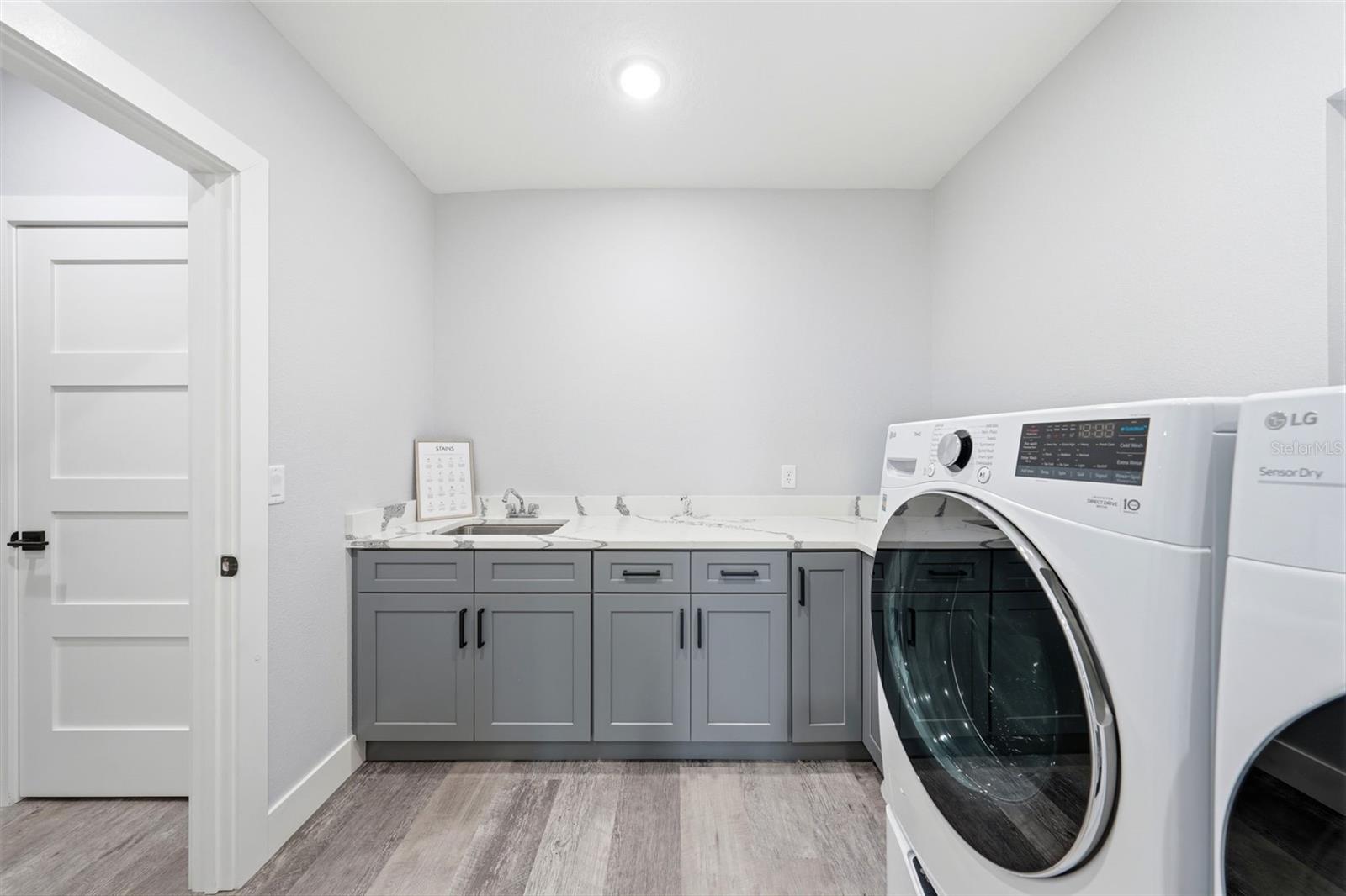 TWIN T OAKS - Residential