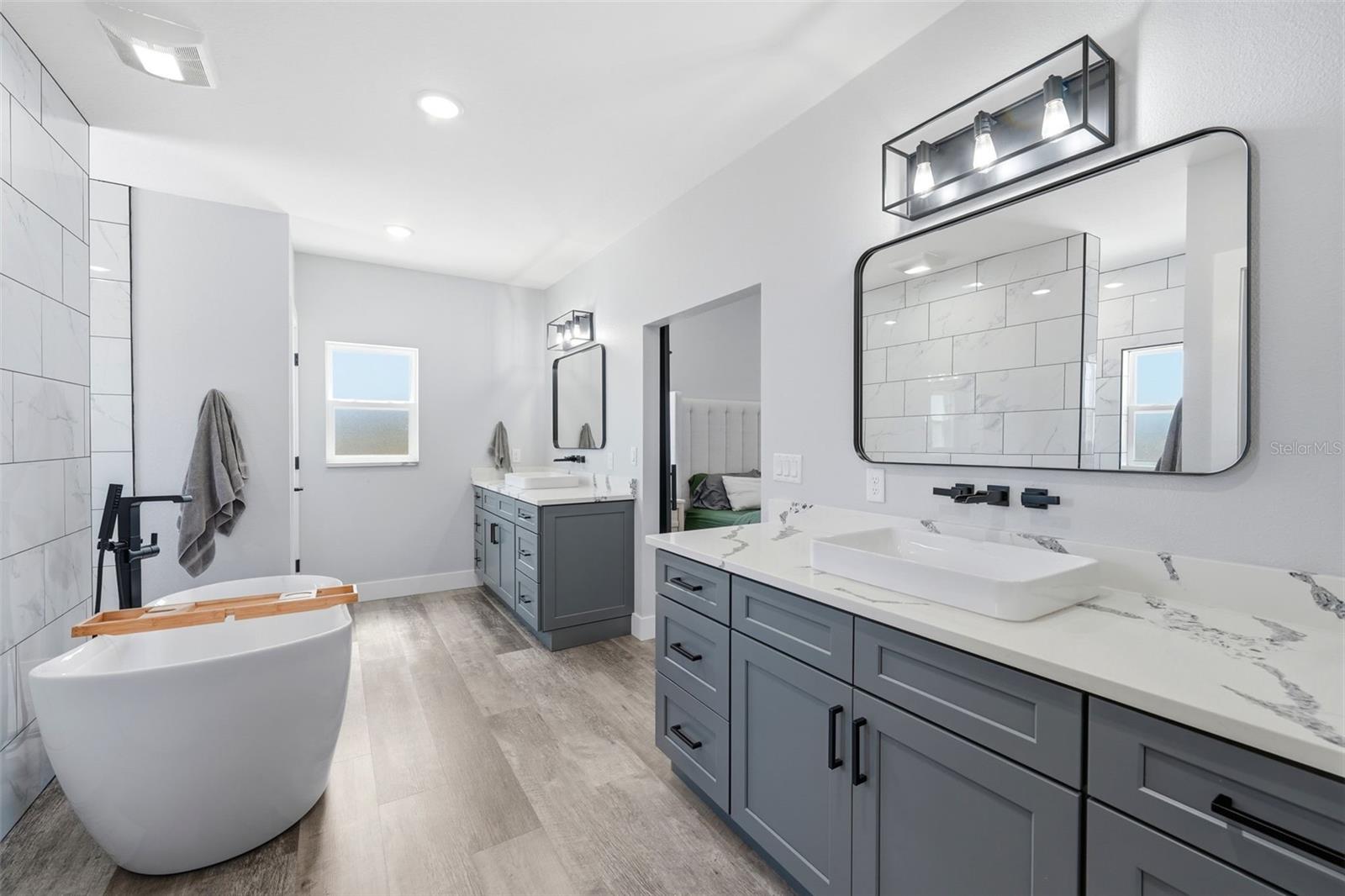 TWIN T OAKS - Residential