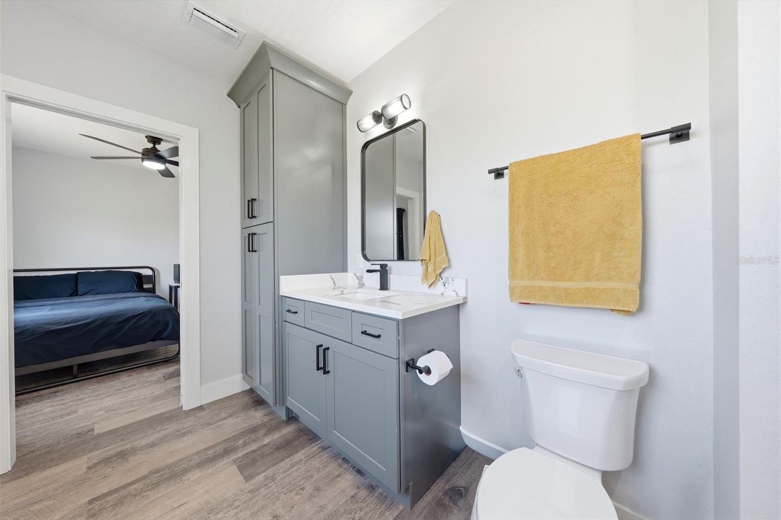 TWIN T OAKS - Residential
