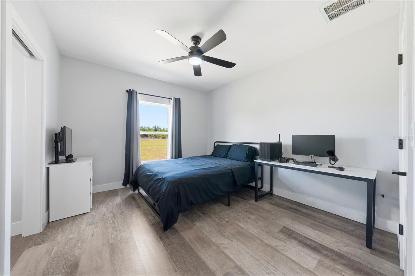 TWIN T OAKS - Residential