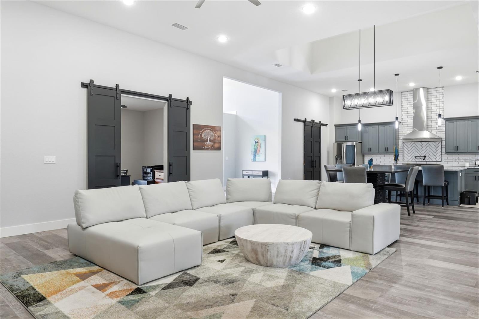 TWIN T OAKS - Residential