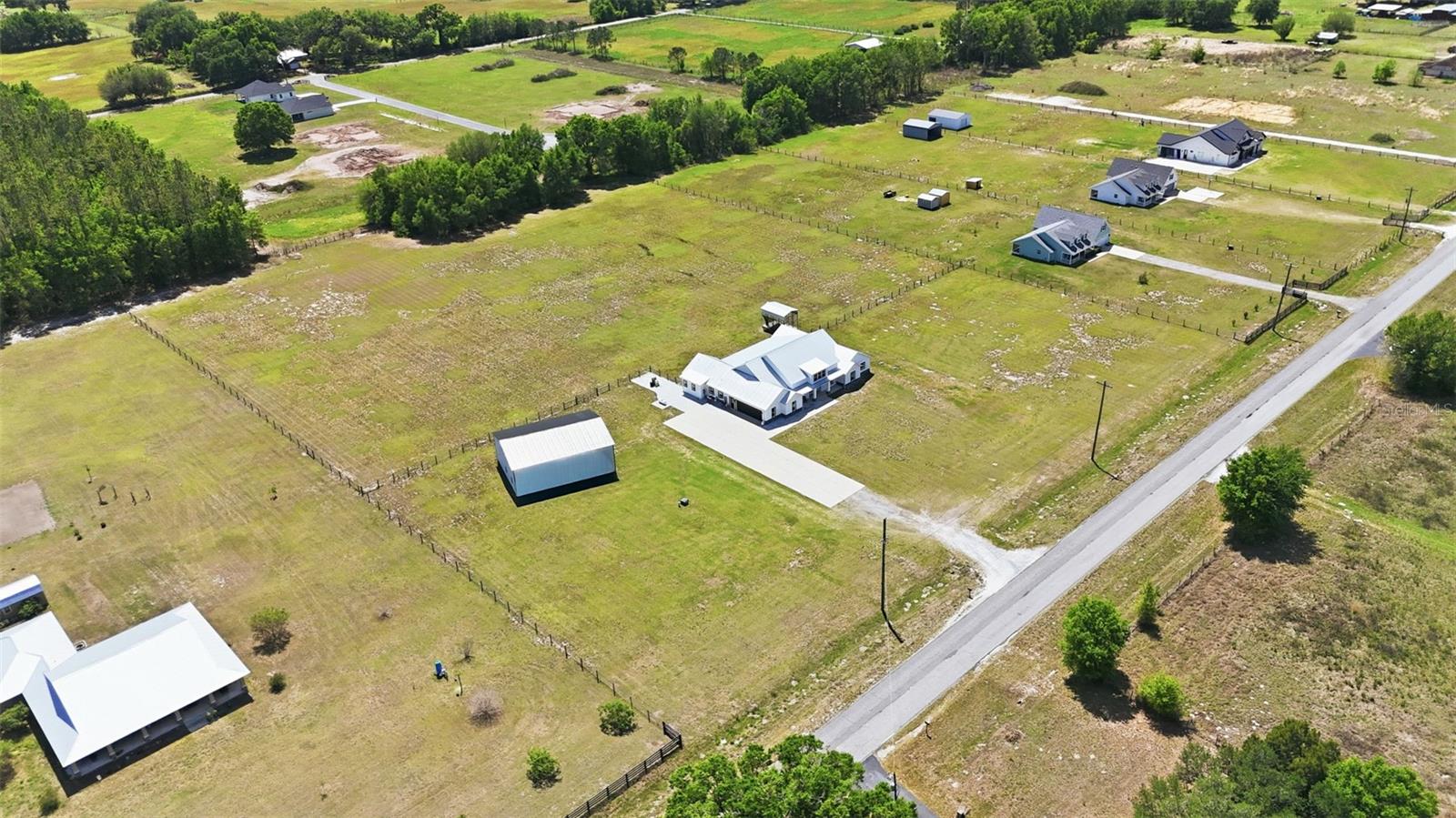 TWIN T OAKS - Residential