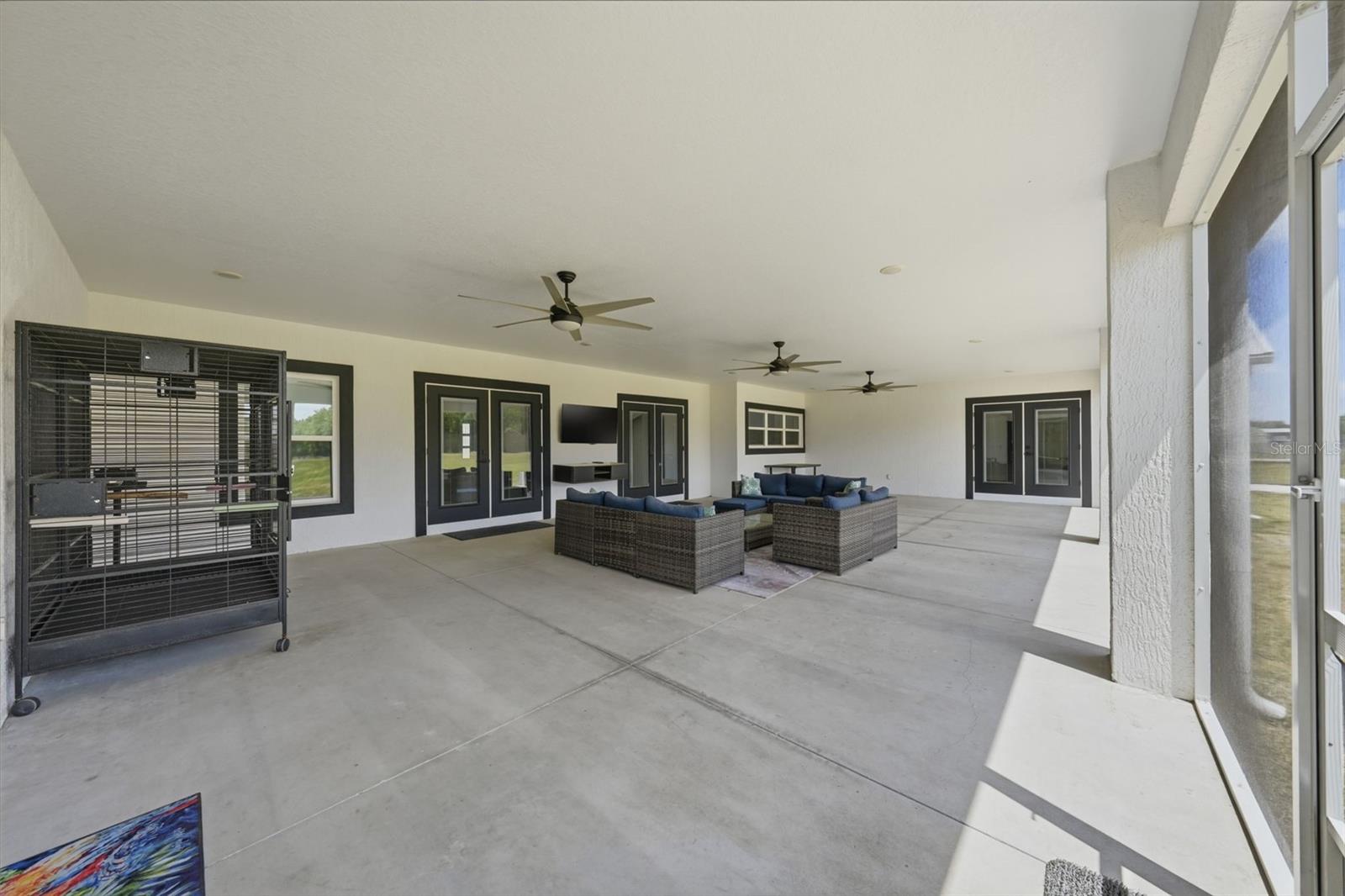 TWIN T OAKS - Residential