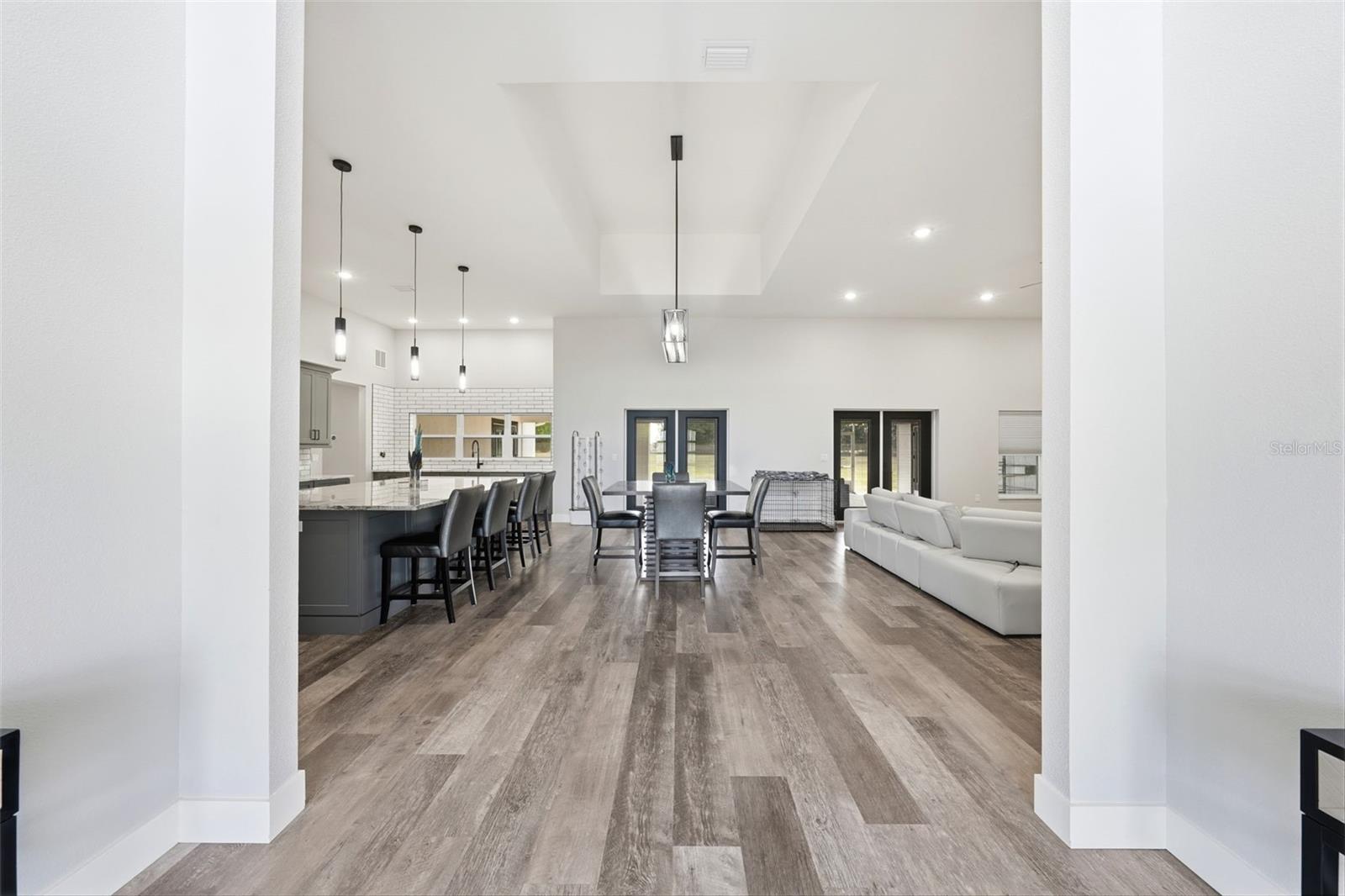 TWIN T OAKS - Residential