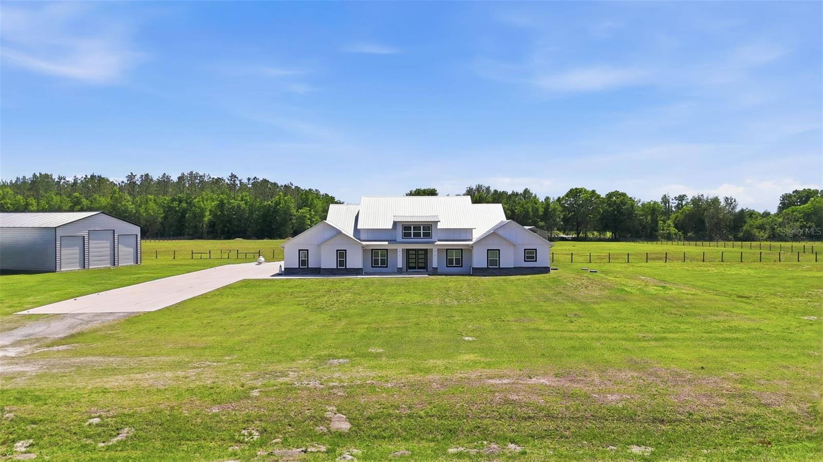 TWIN T OAKS - Residential