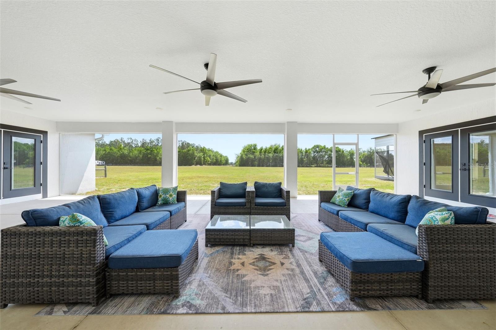TWIN T OAKS - Residential