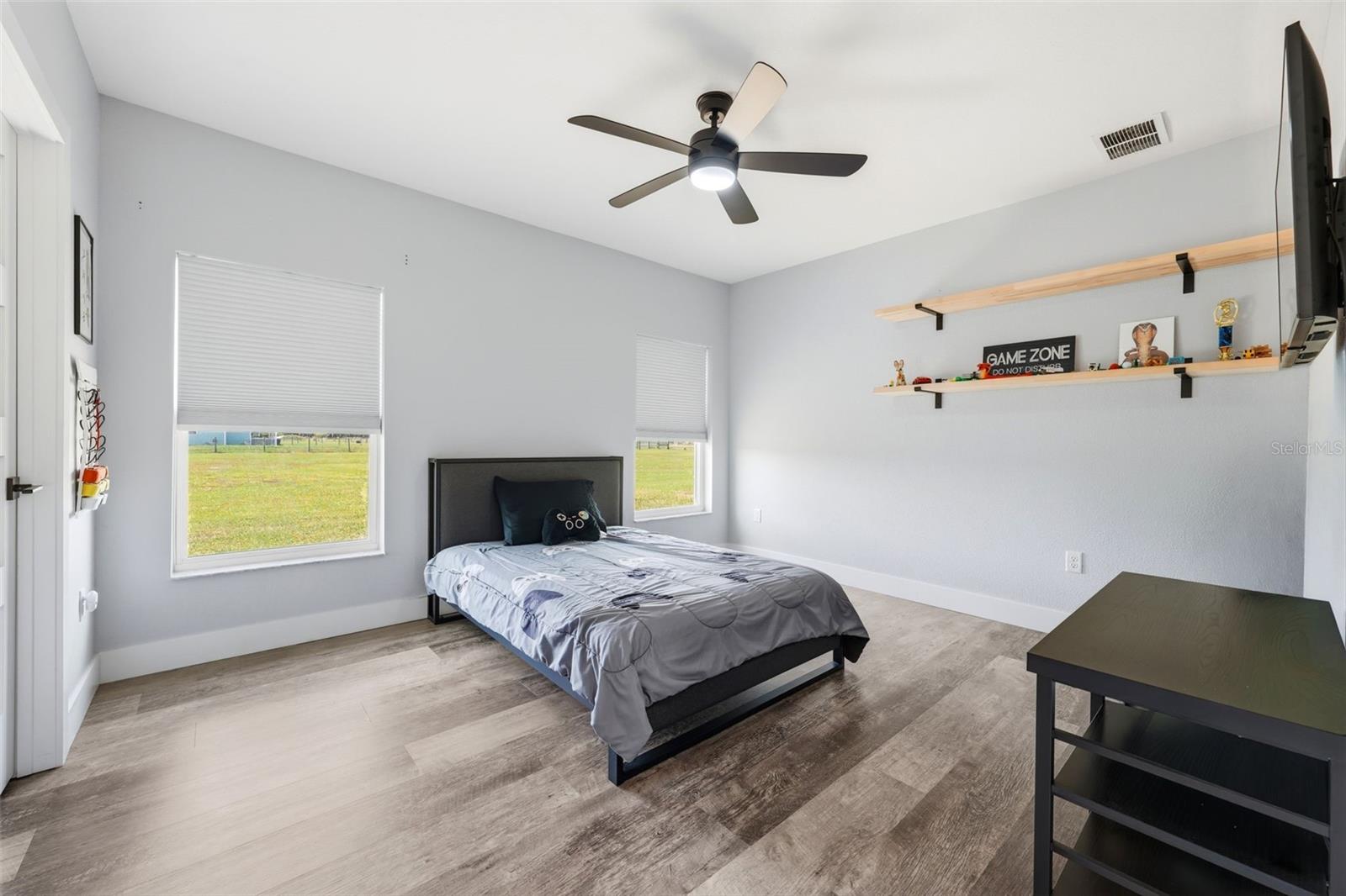 TWIN T OAKS - Residential
