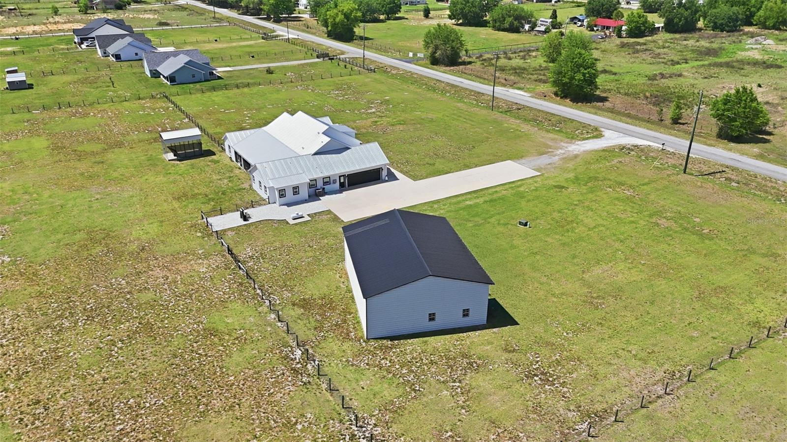 TWIN T OAKS - Residential