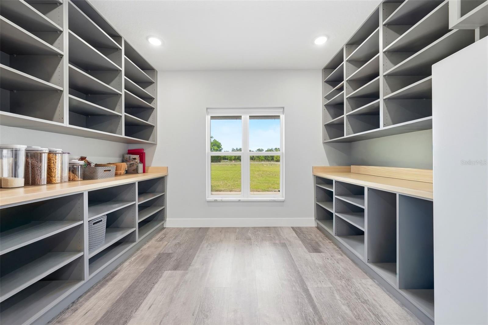 TWIN T OAKS - Residential