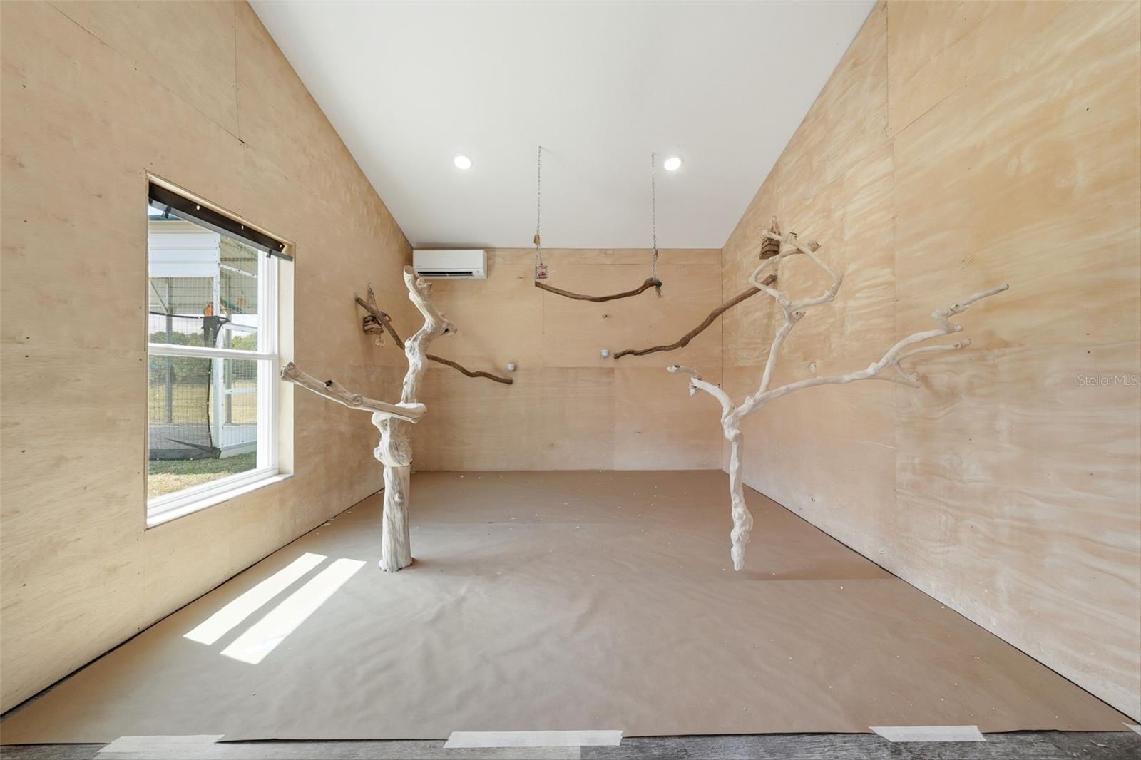 TWIN T OAKS - Residential