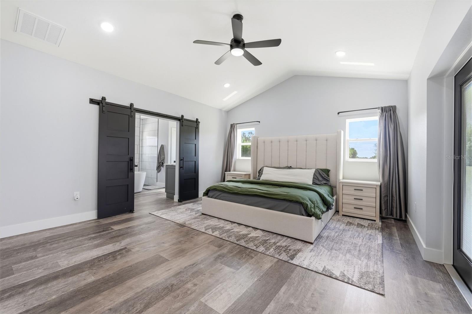 TWIN T OAKS - Residential