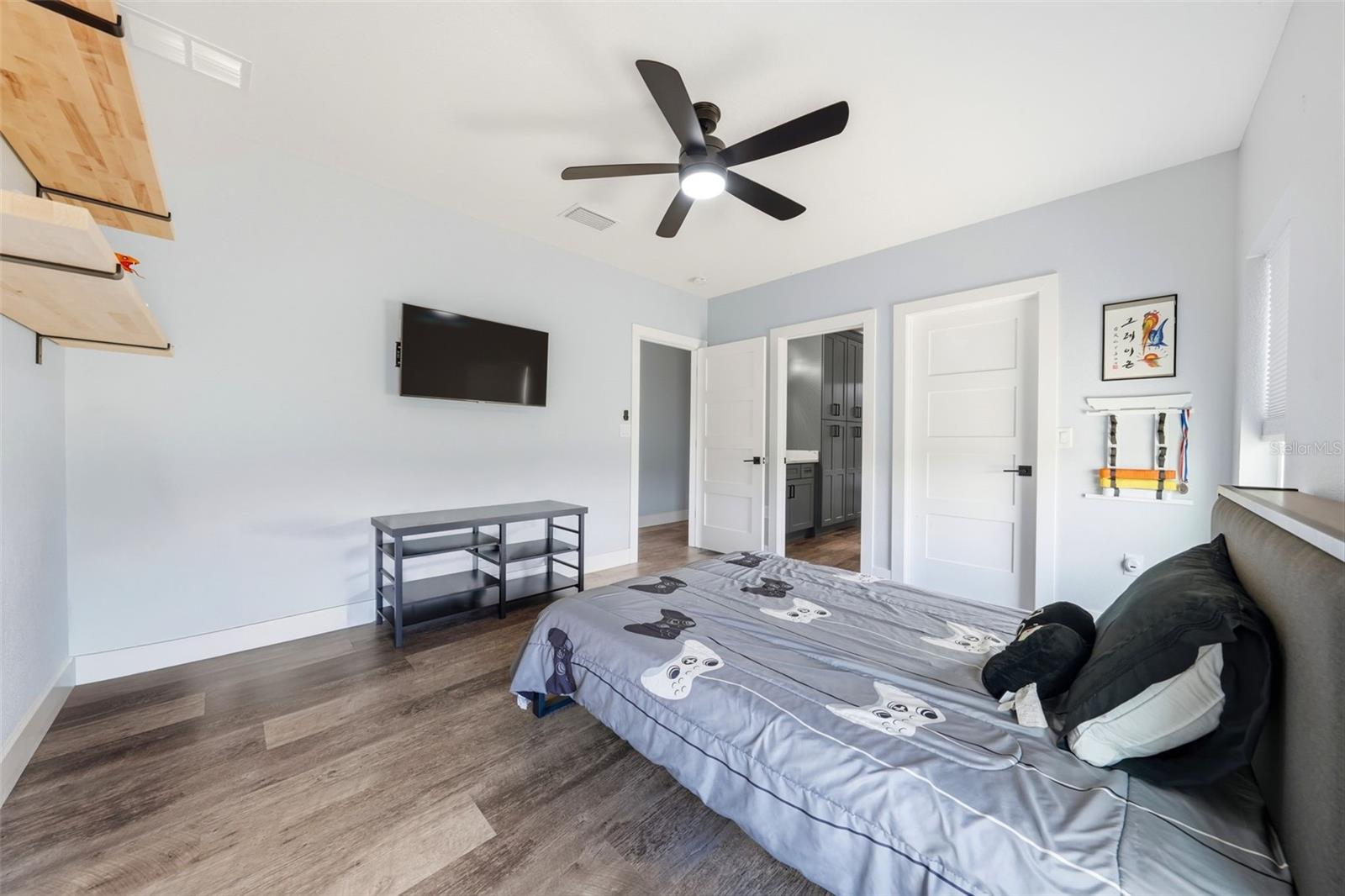 TWIN T OAKS - Residential