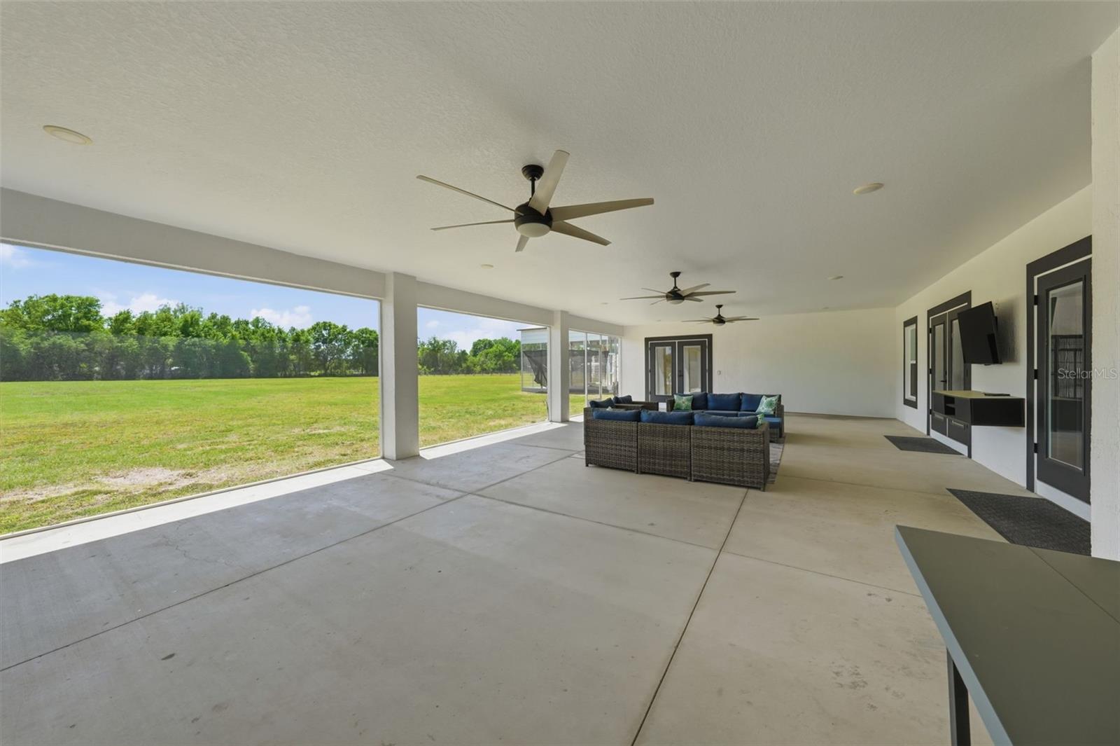 TWIN T OAKS - Residential