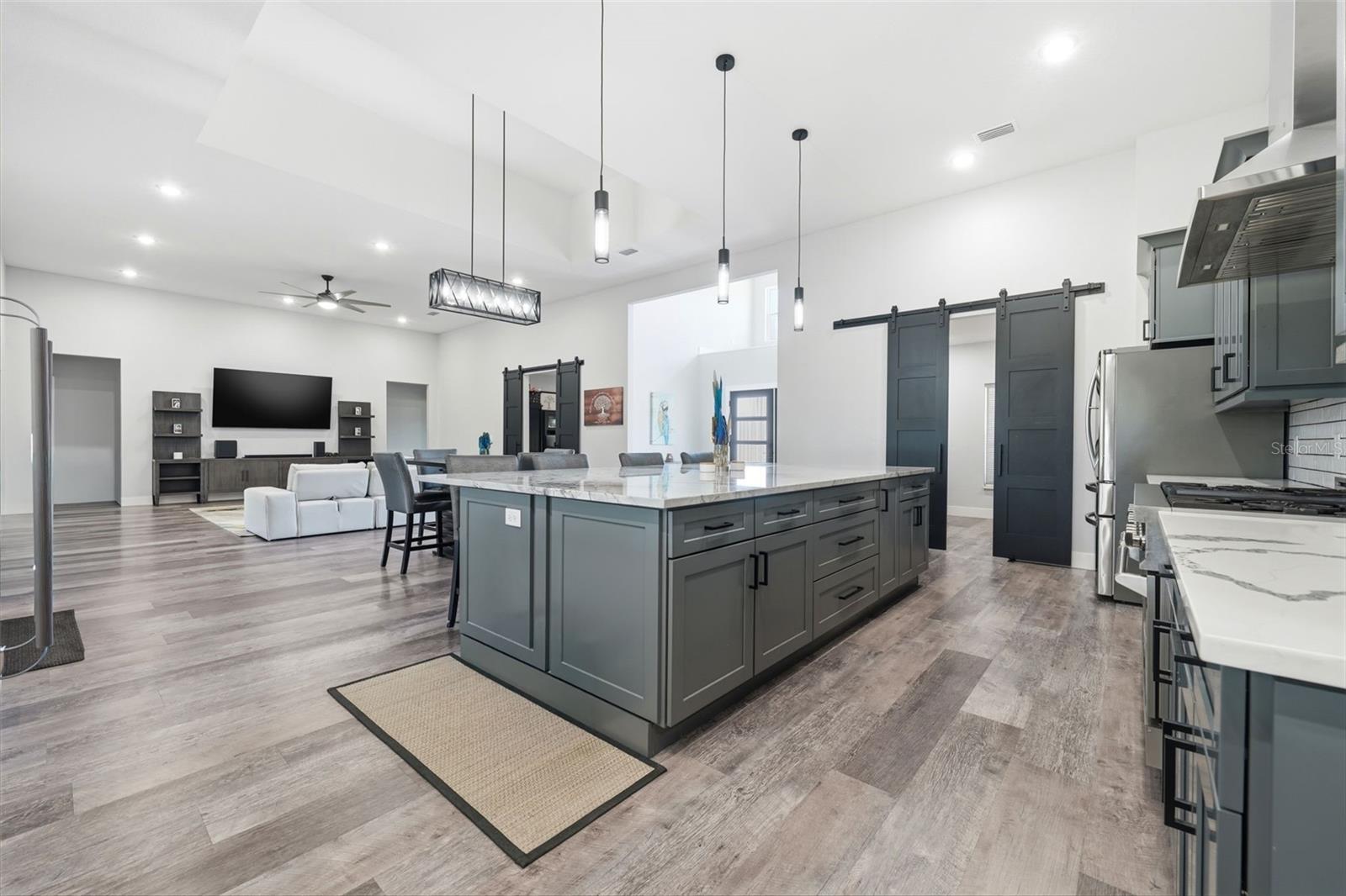 TWIN T OAKS - Residential
