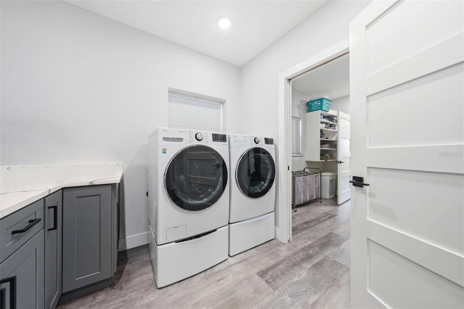 TWIN T OAKS - Residential
