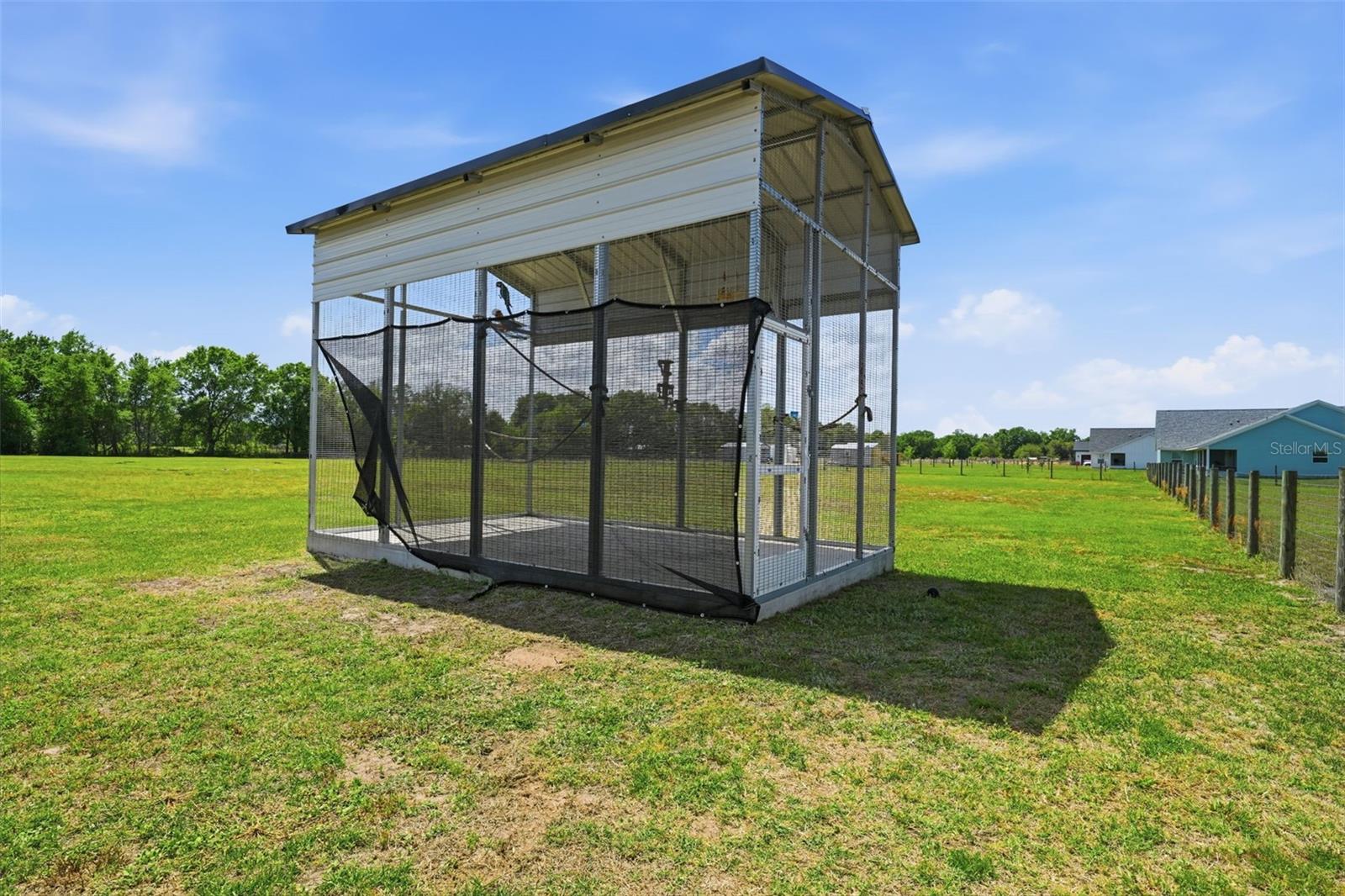 TWIN T OAKS - Residential