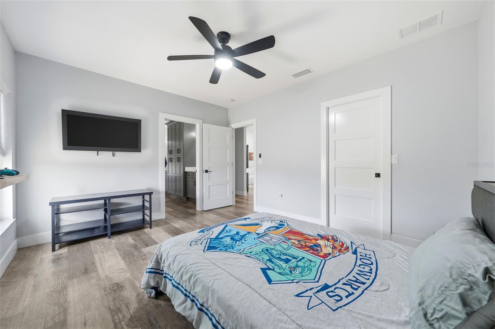 TWIN T OAKS - Residential