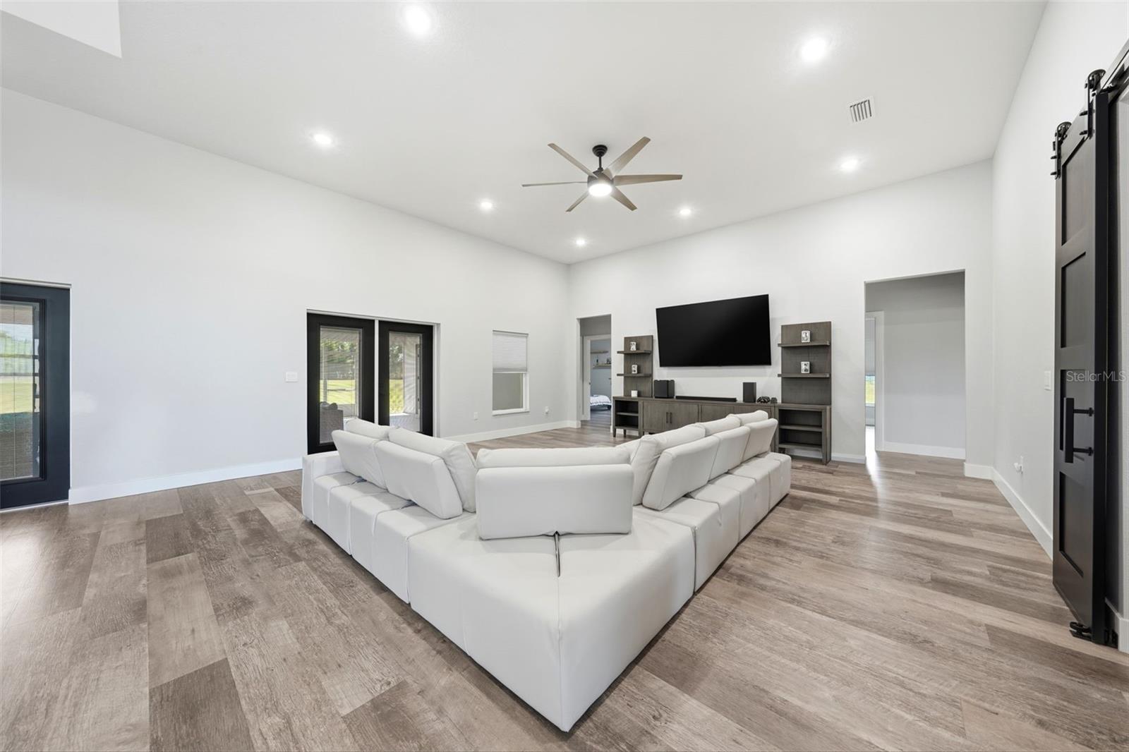 TWIN T OAKS - Residential