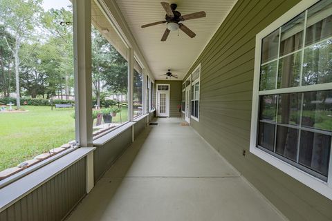 A home in HIGH SPRINGS