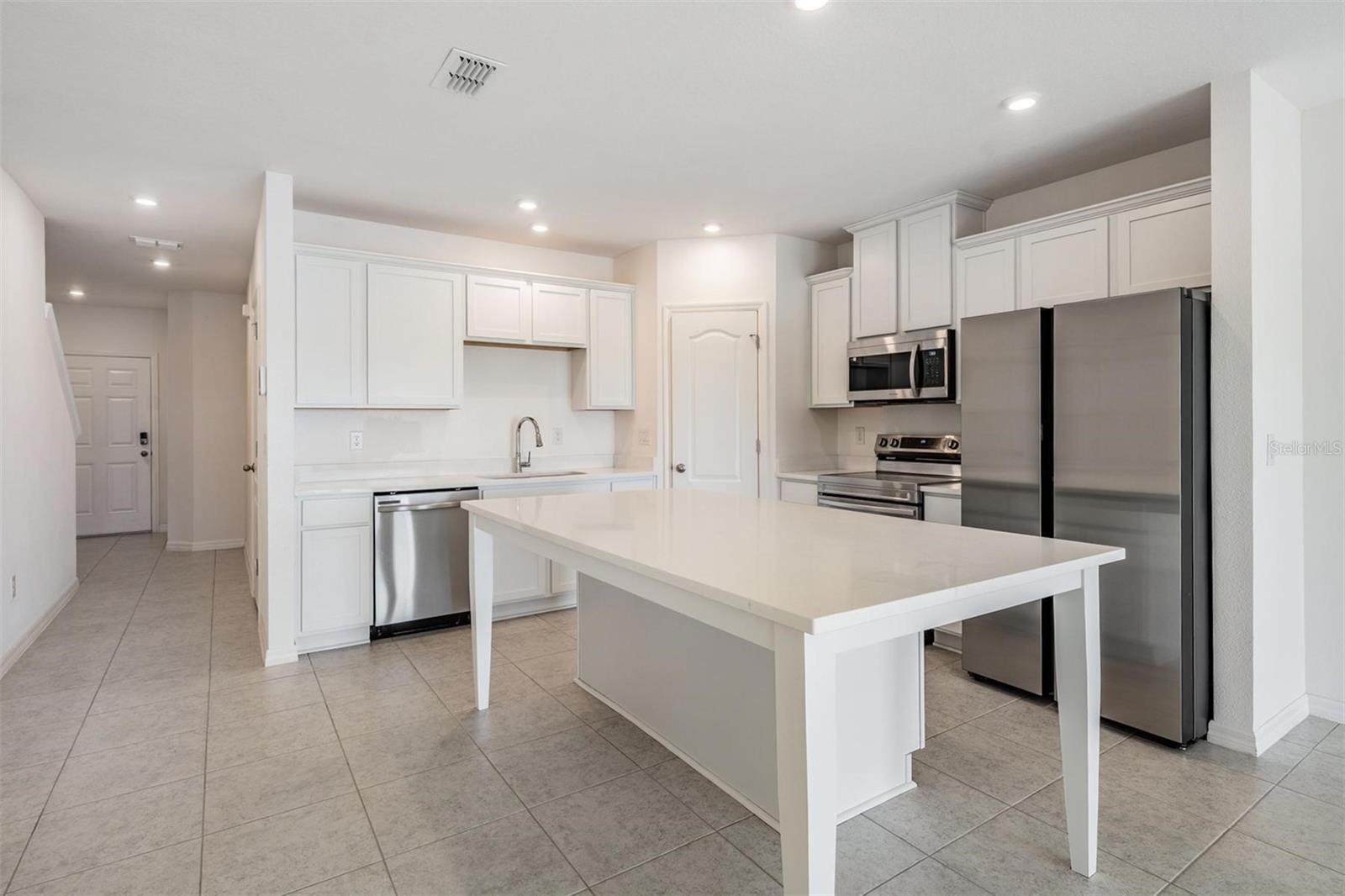 MIRADA LAGOON COMMUNITY - Residential Lease