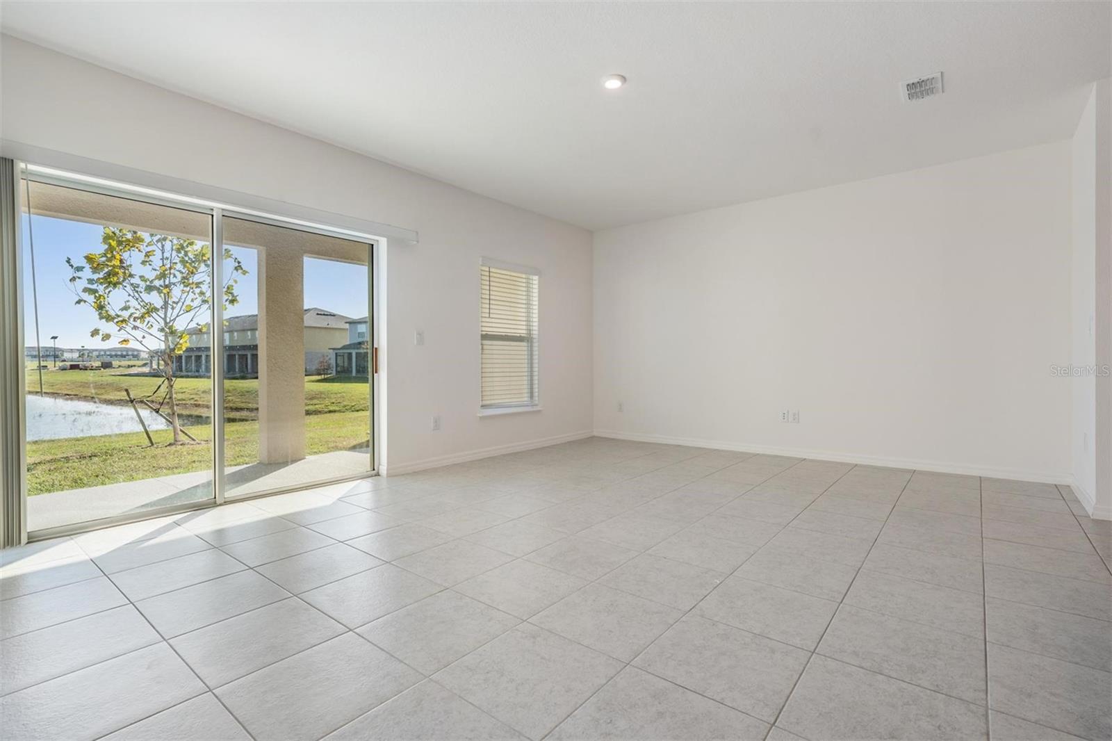 MIRADA LAGOON COMMUNITY - Residential Lease