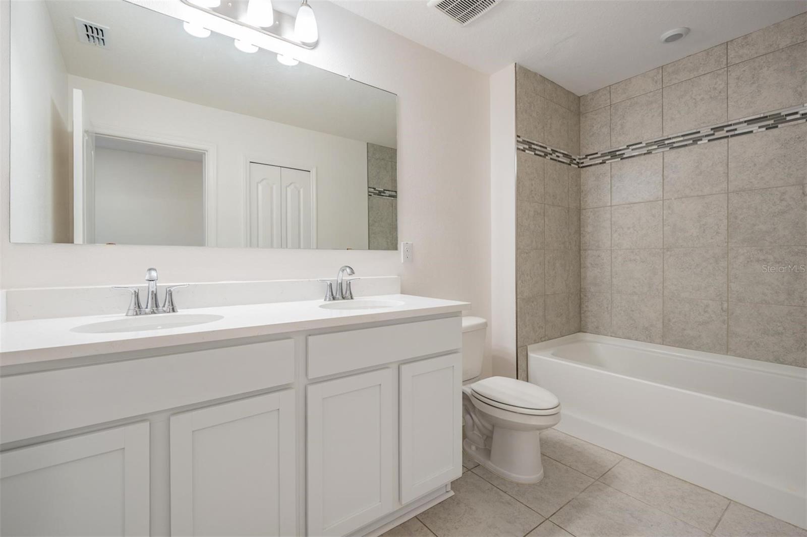 MIRADA LAGOON COMMUNITY - Residential Lease