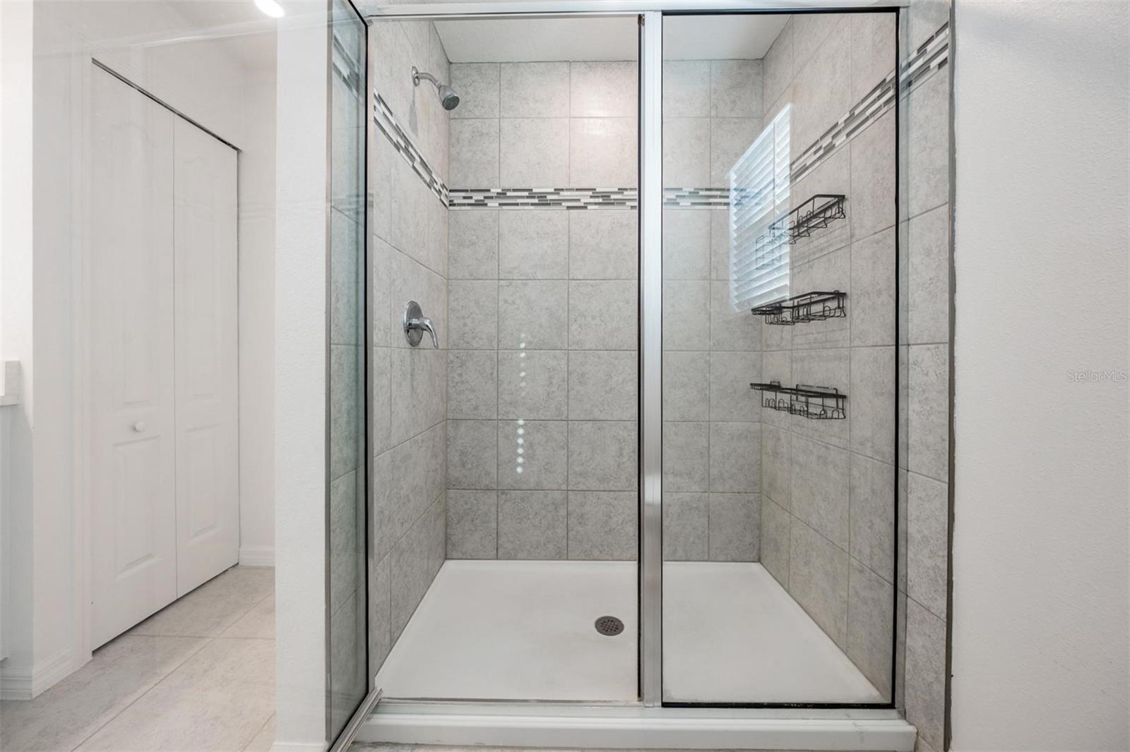 MIRADA LAGOON COMMUNITY - Residential Lease