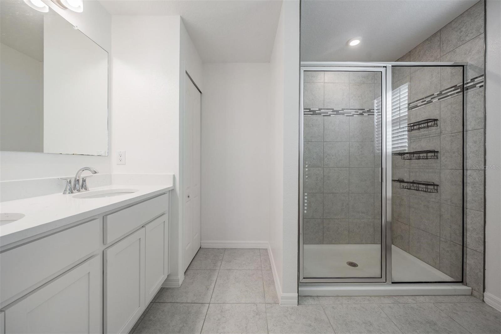 MIRADA LAGOON COMMUNITY - Residential Lease