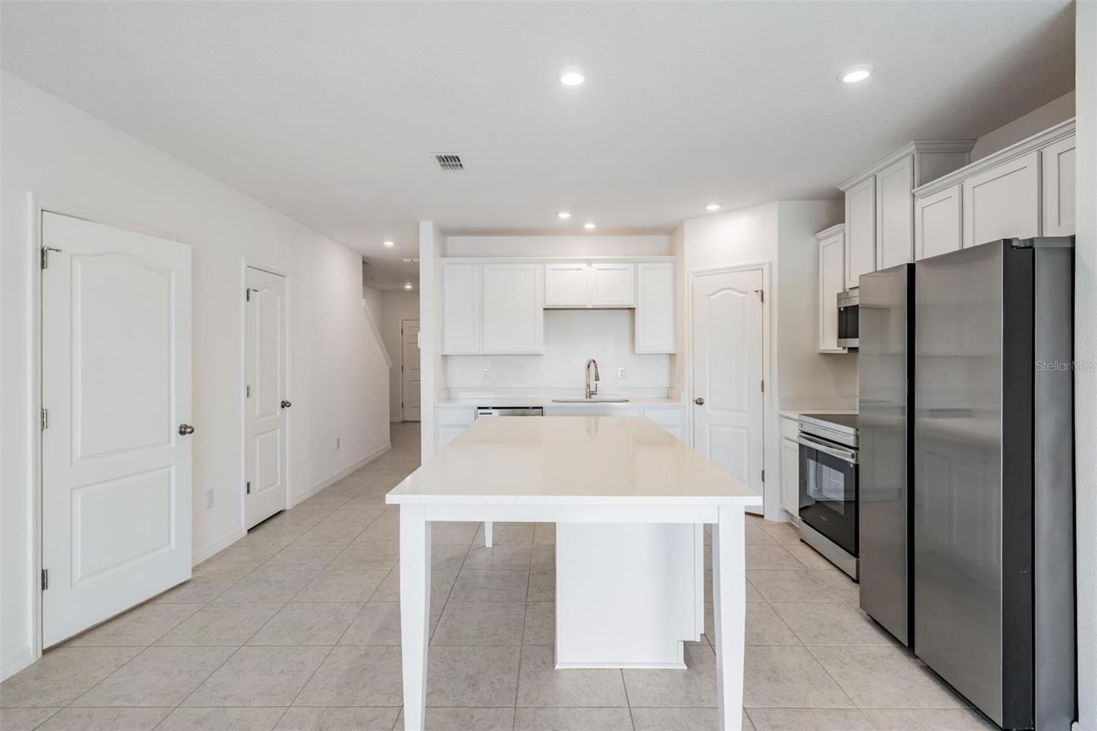 MIRADA LAGOON COMMUNITY - Residential Lease