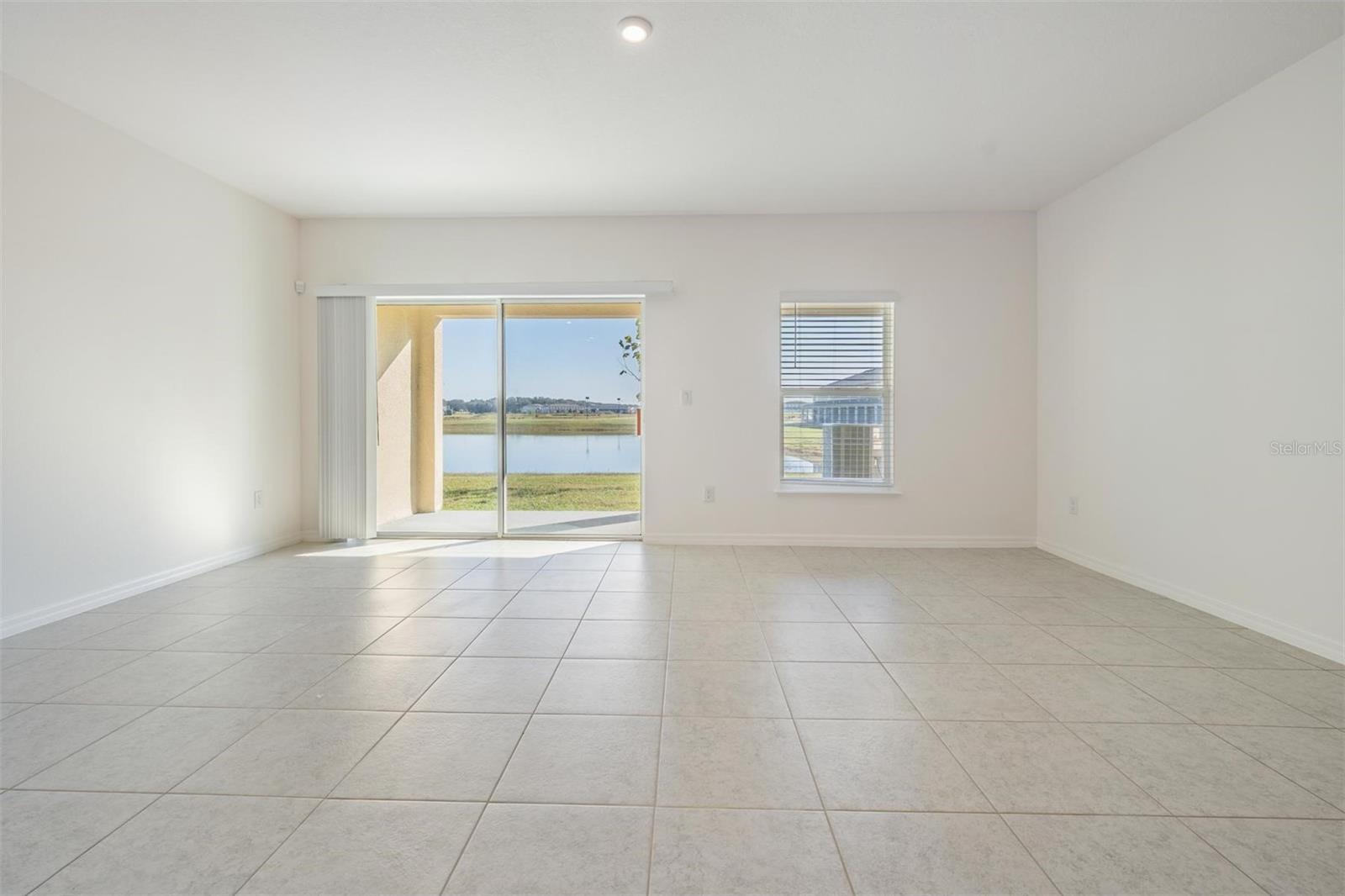 MIRADA LAGOON COMMUNITY - Residential Lease