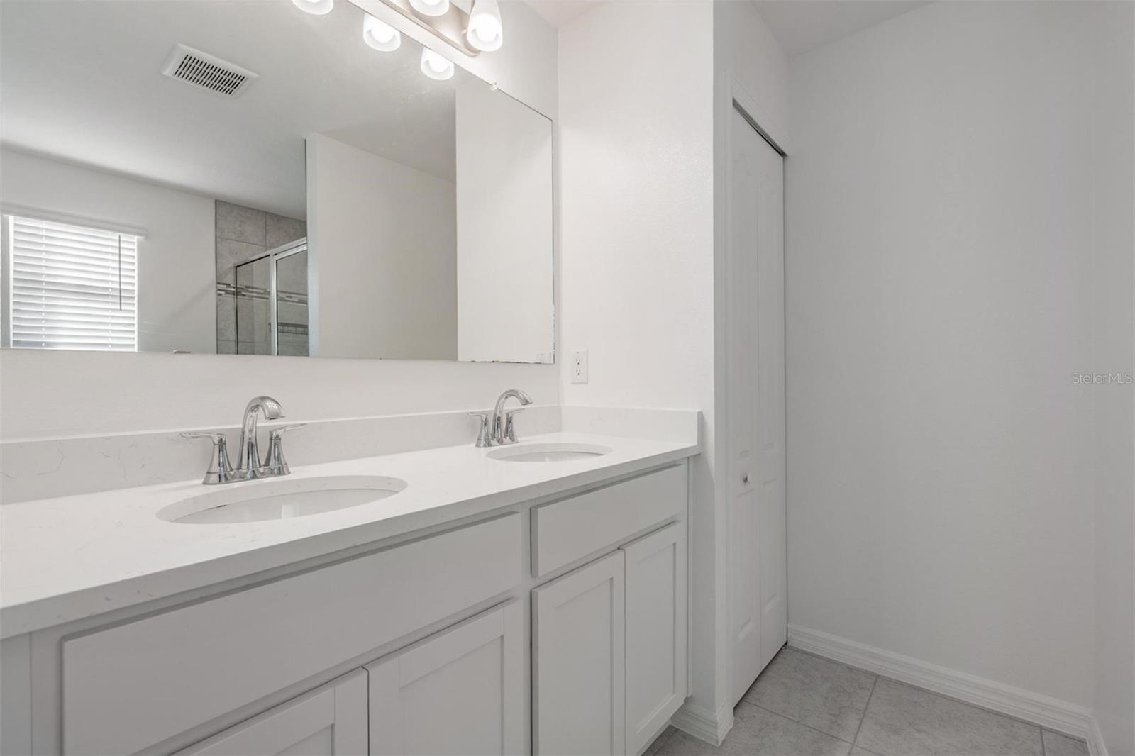 MIRADA LAGOON COMMUNITY - Residential Lease